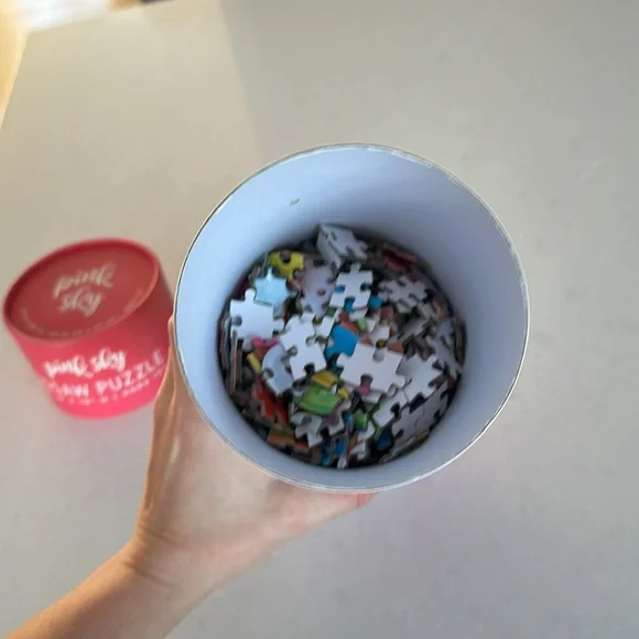 Pink sky bunch of buttons 1,000 piece puzzle - Picture 3 of 3